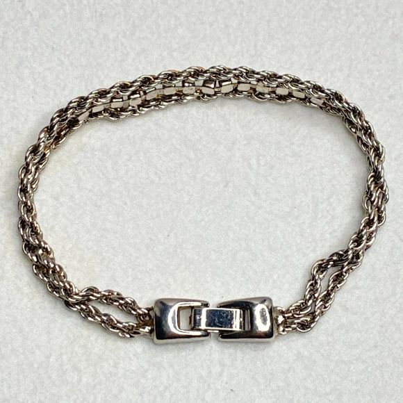 Silver Tone Double Chain Bracelet Sprial Strands Row Of Small Clear Rhinestones - Picture 3 of 11